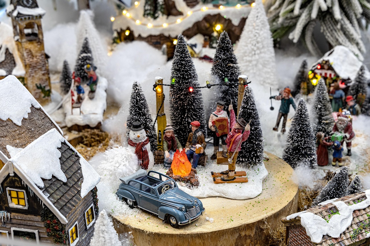  Christmas Village Miniature