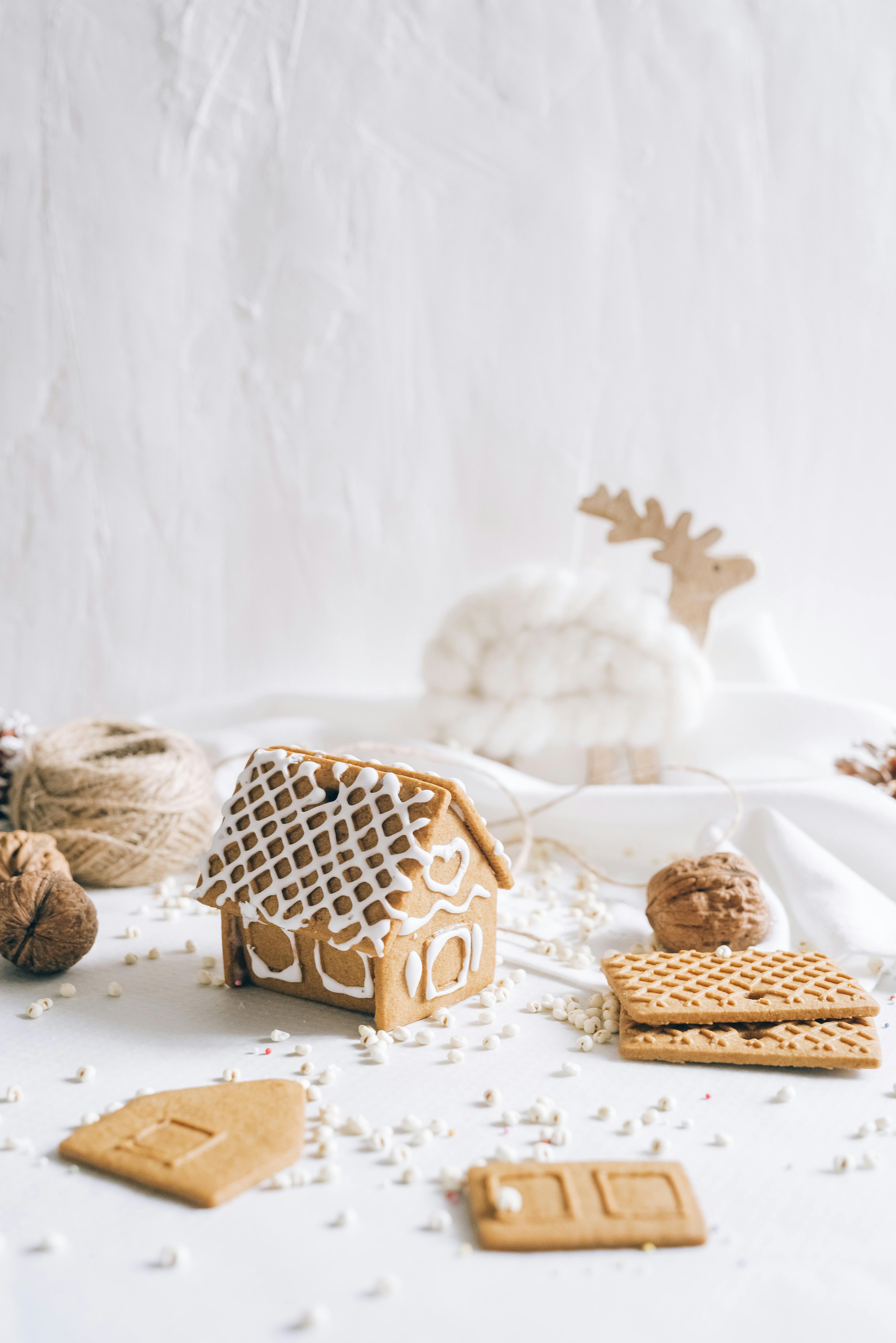 Gingerbread House Decorating Ideas